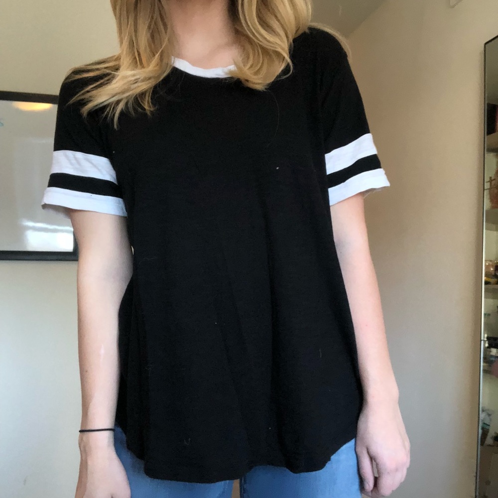 Black Banana Republic T-shirt with white detail